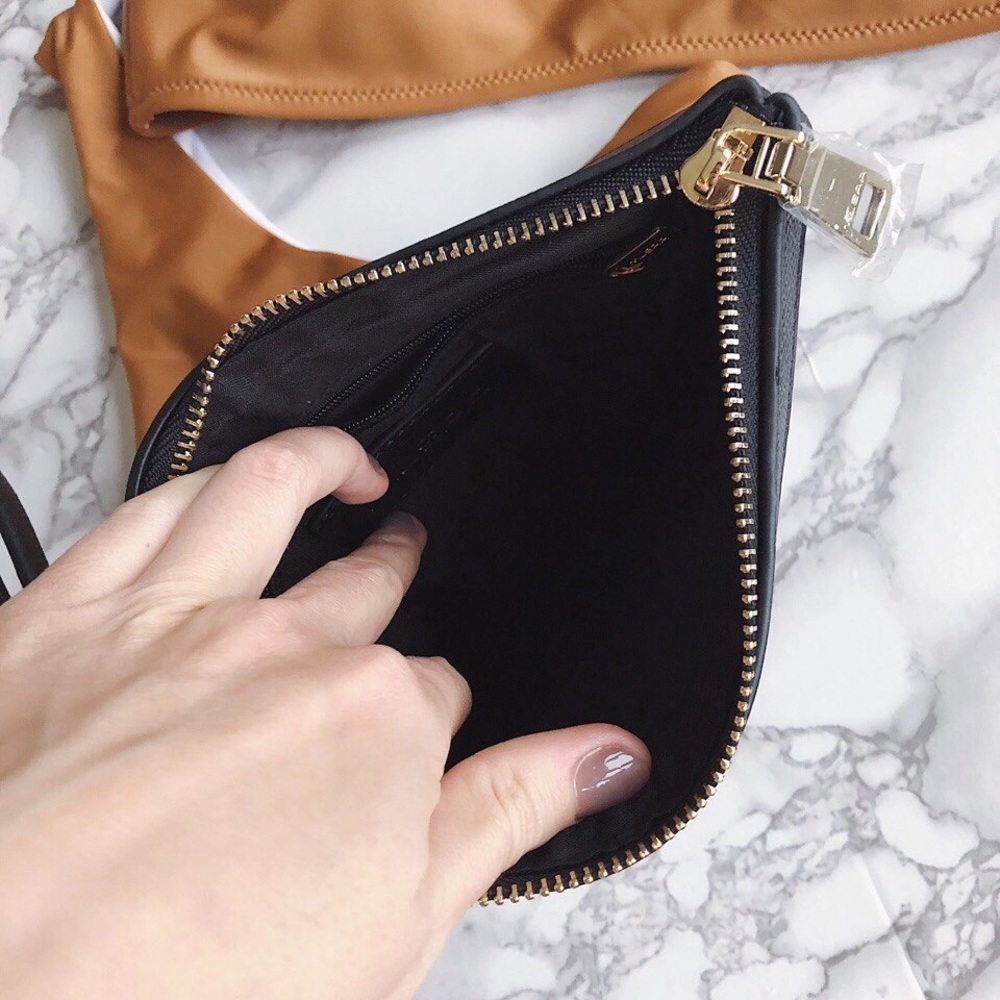 “Buzz Worthy” - Picture 5 of 6